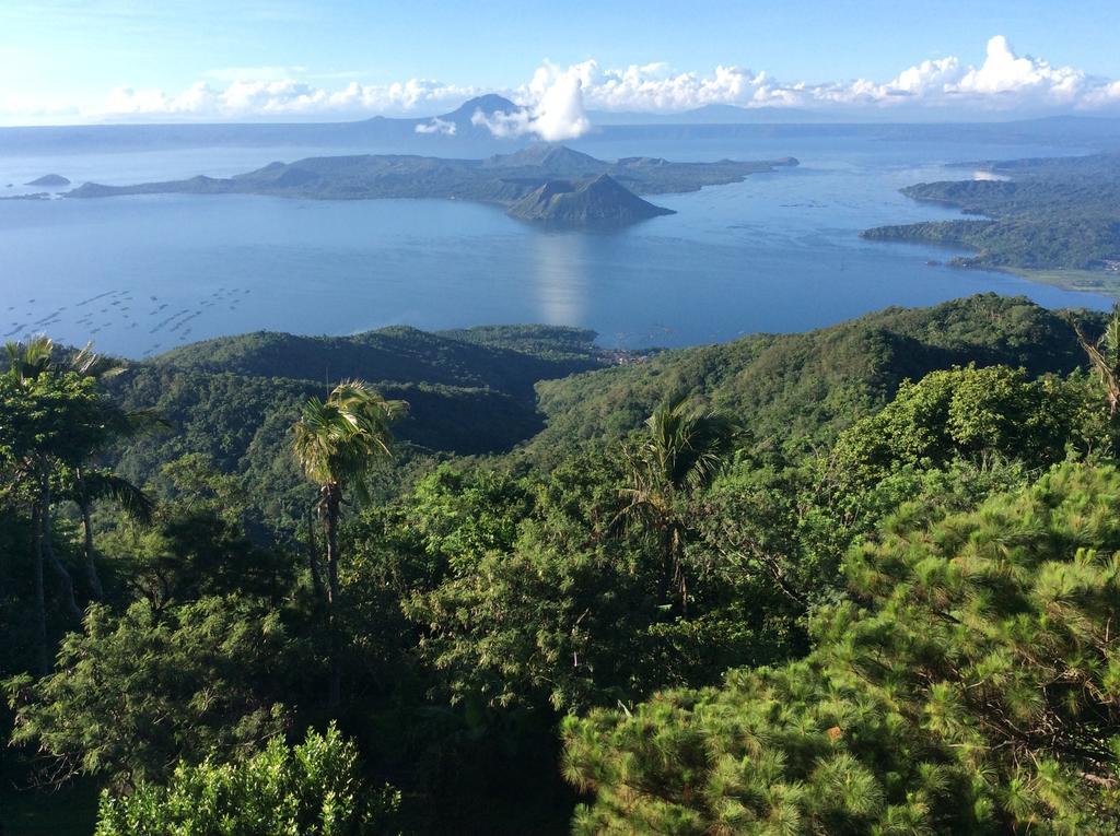 Bed and Breakfast The Carmelence View Tagaytay City Esterno foto