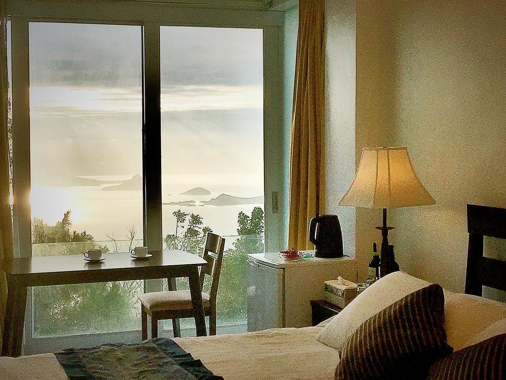 Bed and Breakfast The Carmelence View Tagaytay City Esterno foto