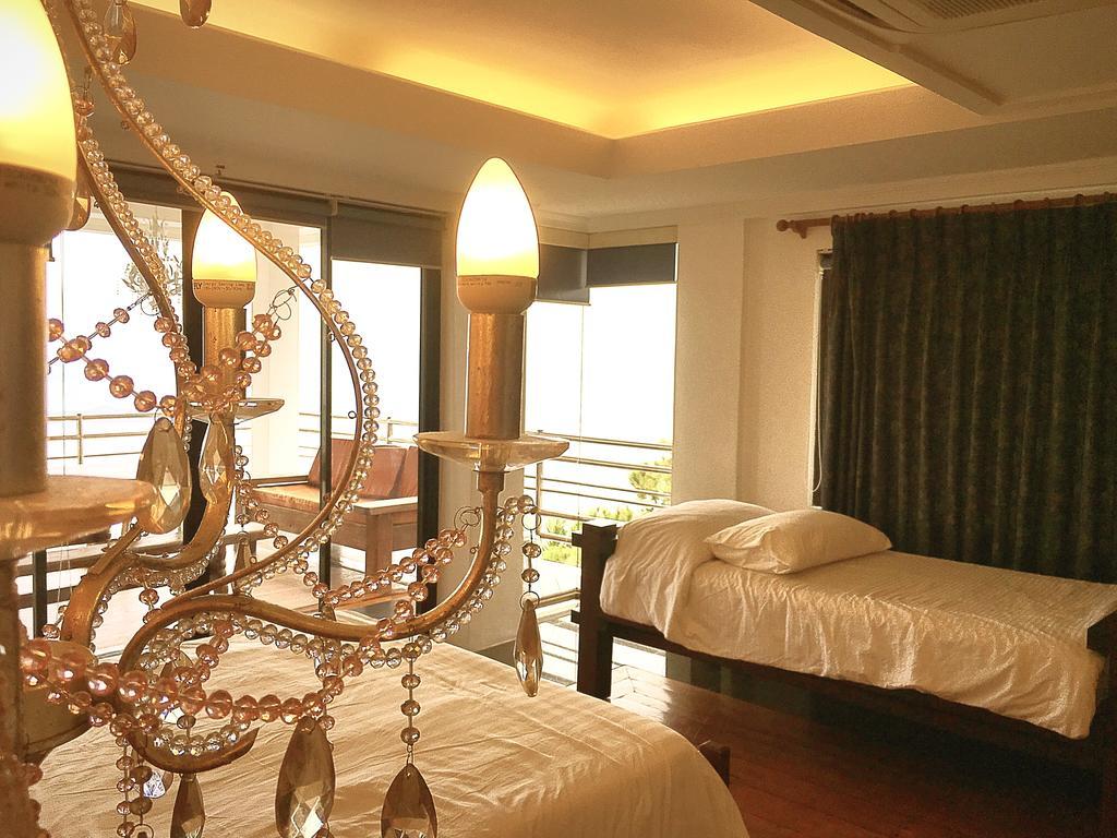 Bed and Breakfast The Carmelence View Tagaytay City Esterno foto