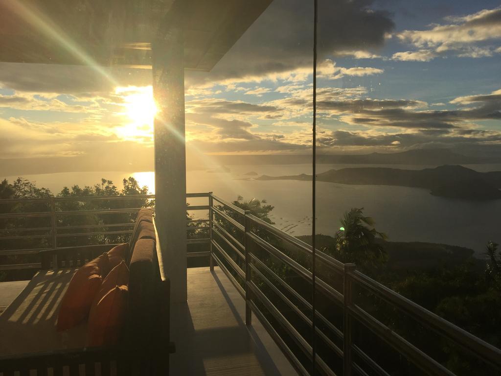 Bed and Breakfast The Carmelence View Tagaytay City Esterno foto