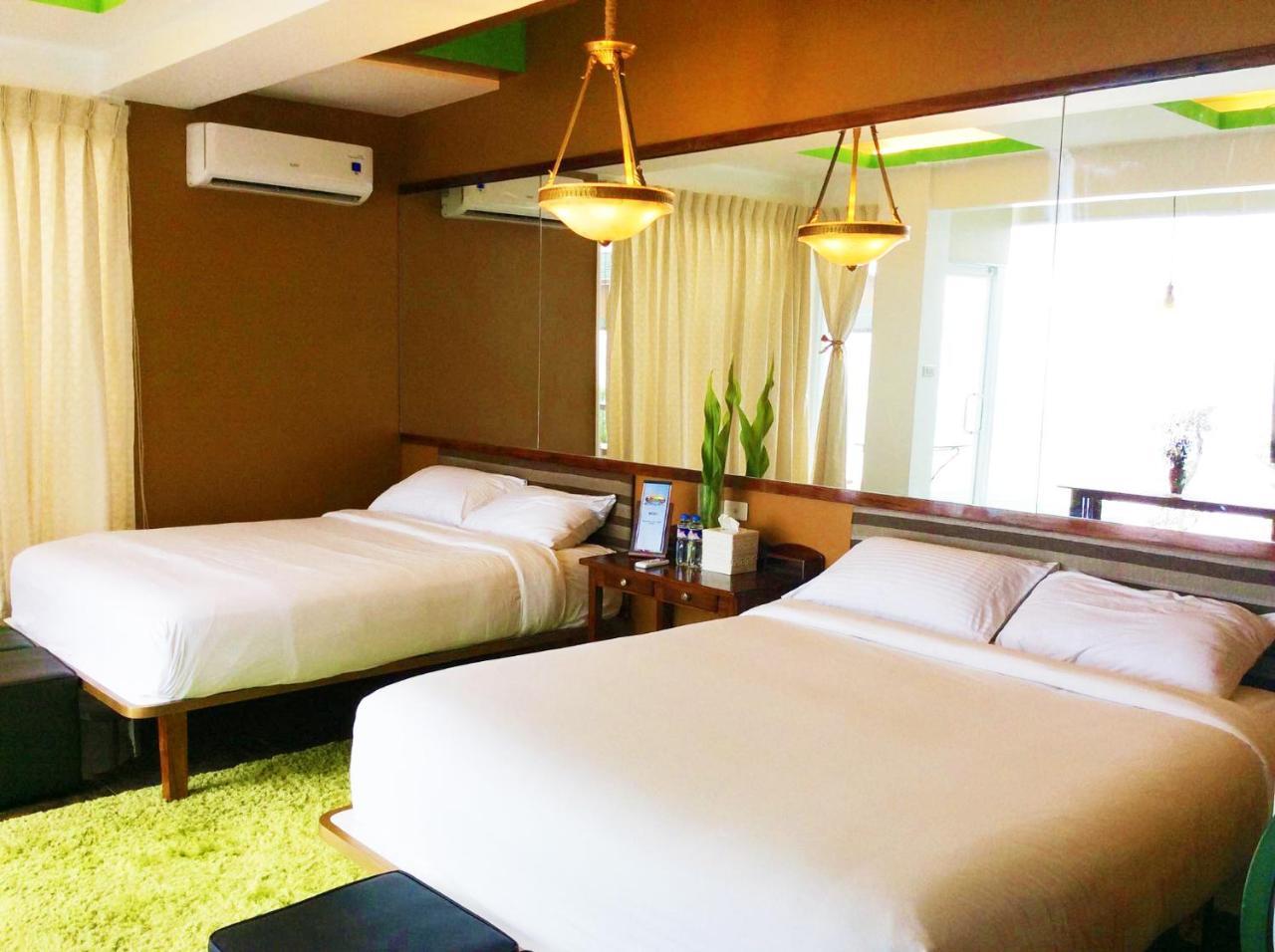 Bed and Breakfast The Carmelence View Tagaytay City Esterno foto