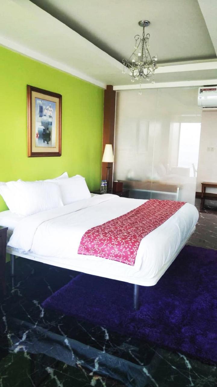 Bed and Breakfast The Carmelence View Tagaytay City Esterno foto