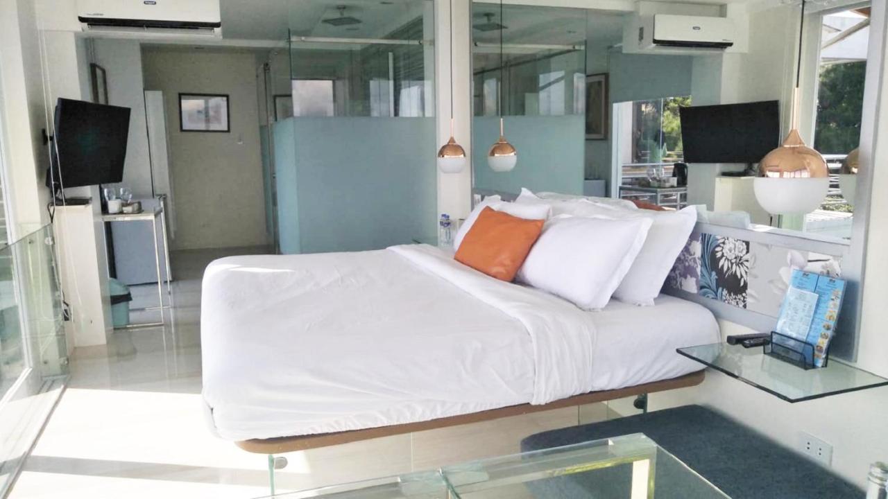 Bed and Breakfast The Carmelence View Tagaytay City Esterno foto