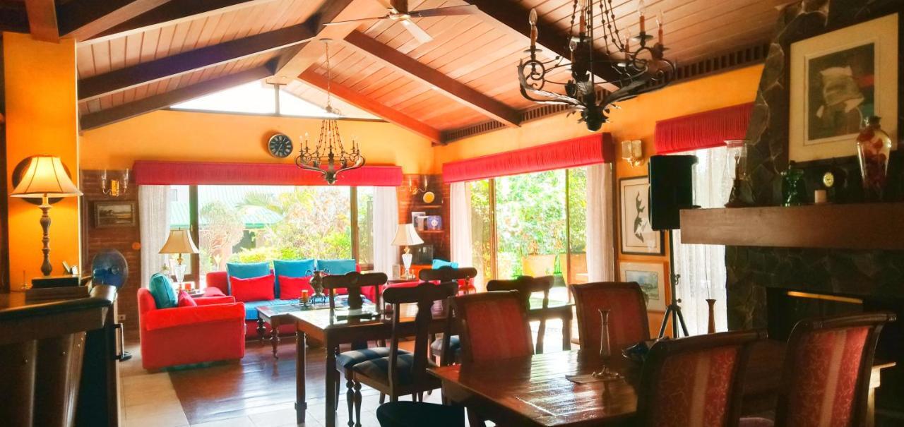Bed and Breakfast The Carmelence View Tagaytay City Esterno foto